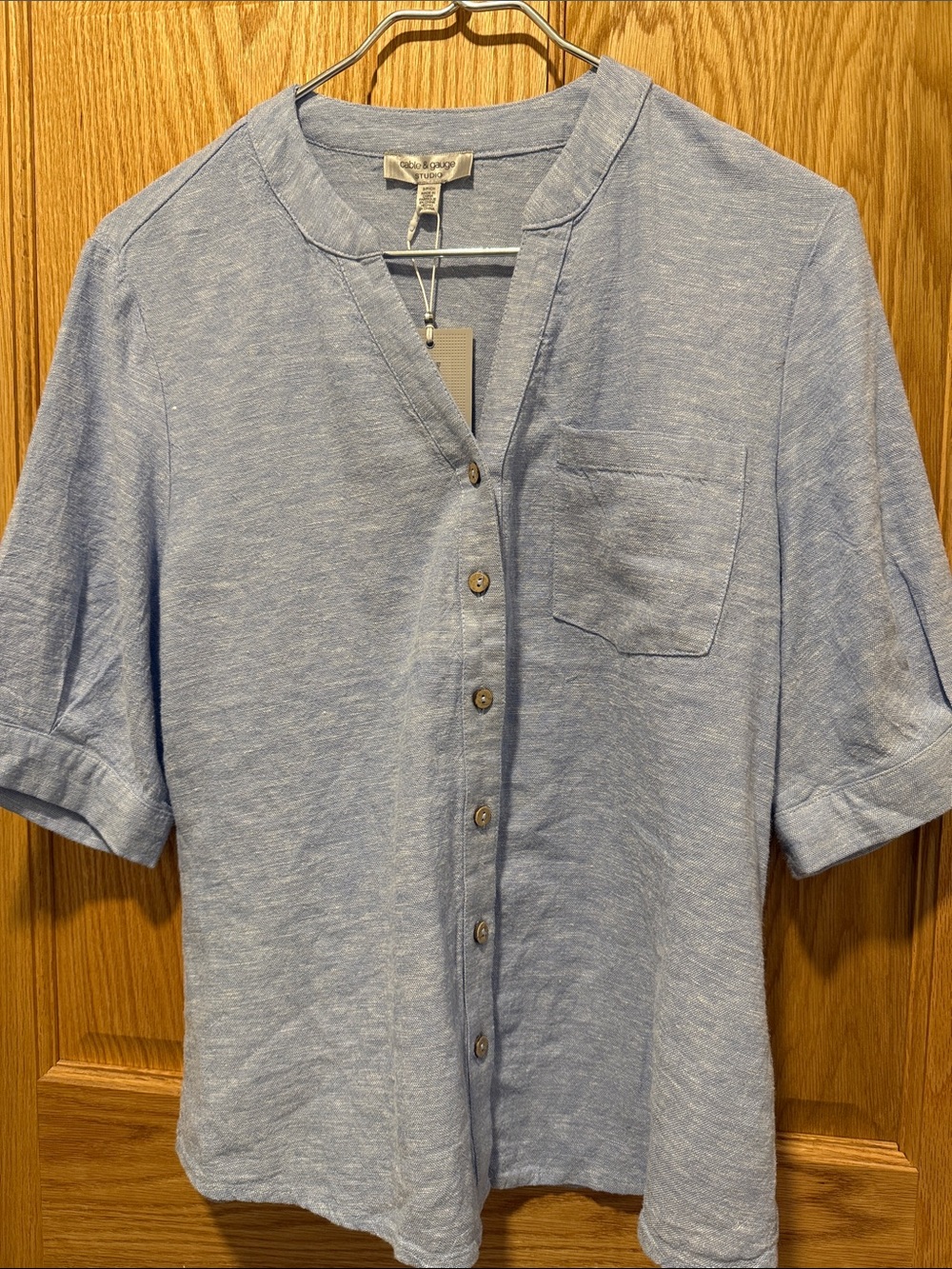 Cable & Gauge Light Blue Short Sleeve Button Front Blouse